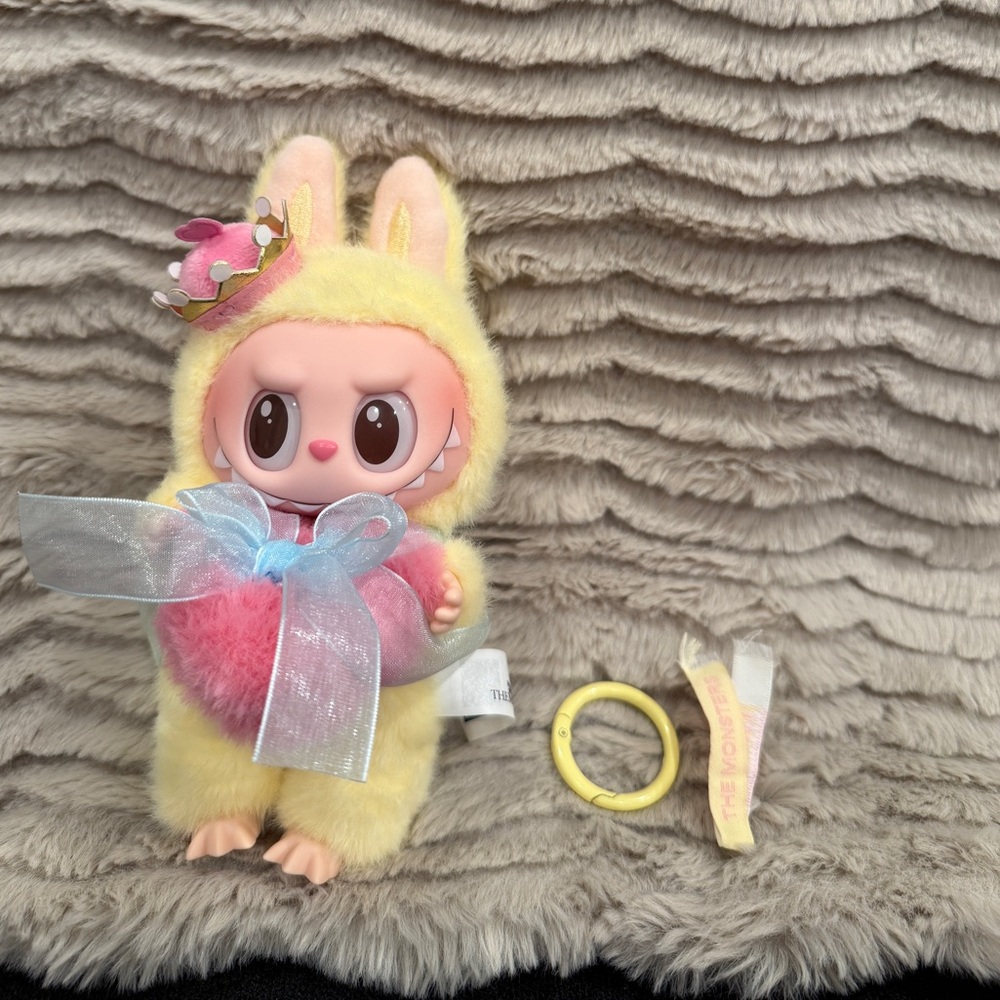 Labubu The Queen